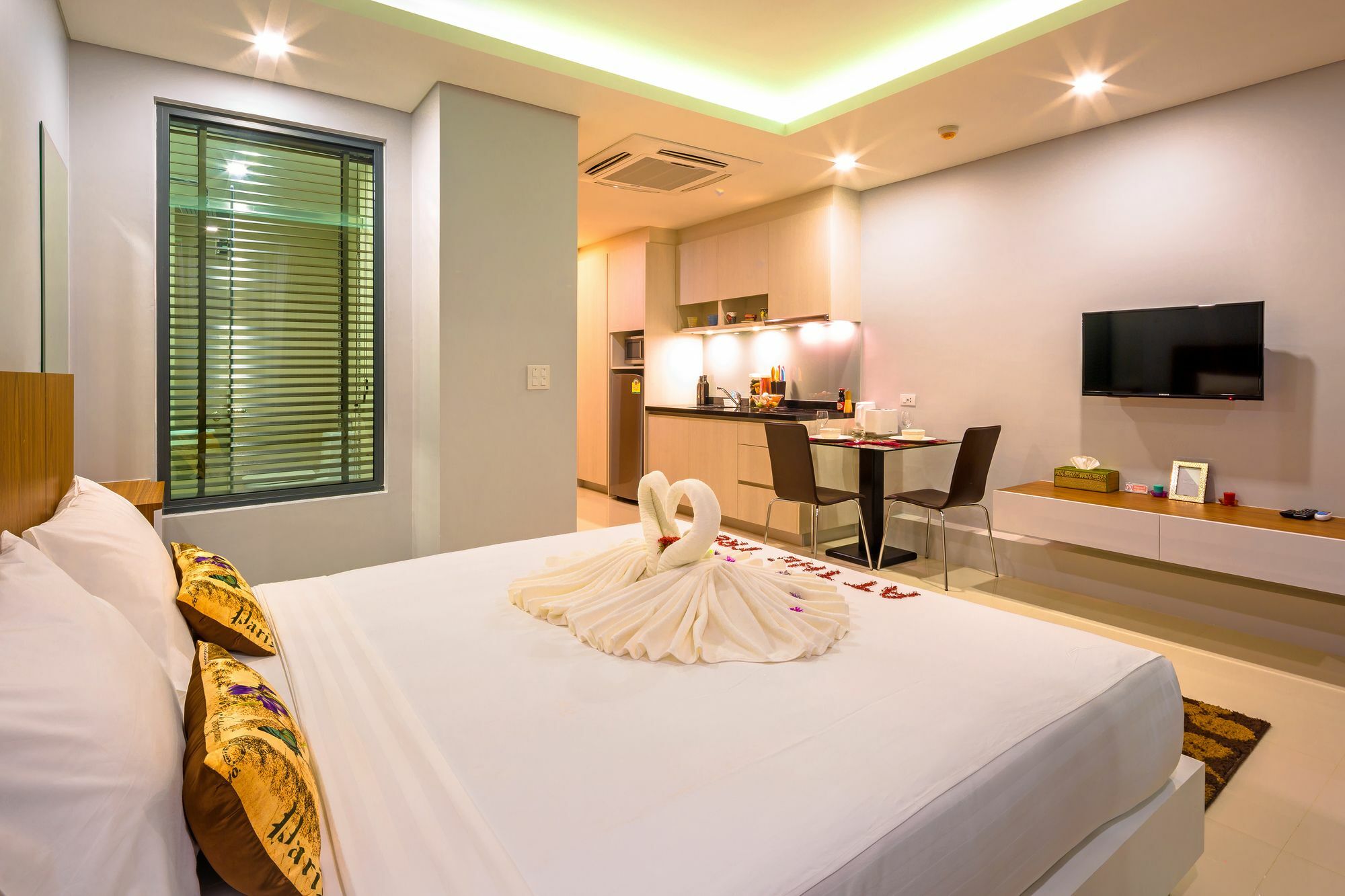Aparthotel At The Tree Phuket à Rawai Extérieur photo